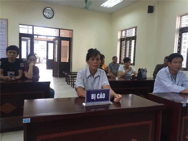 Bị cáo Đào Thị Lương tại phiên toà ngày 29/5/2018 (Ảnh: Nguyễn Trường).