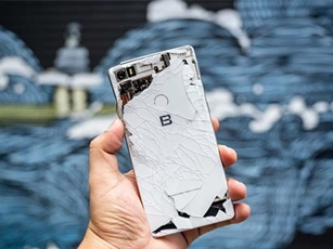 Clip: Test độ bền Bphone 3 và cái kết