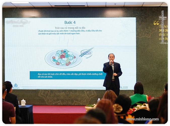 Gốm sứ Minh Long im lặng, bài học đắt giá với diva Mỹ Linh “nông nổi”