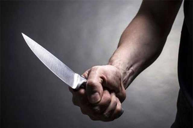 Nhậu say về lấy dao đâm vợ dã man