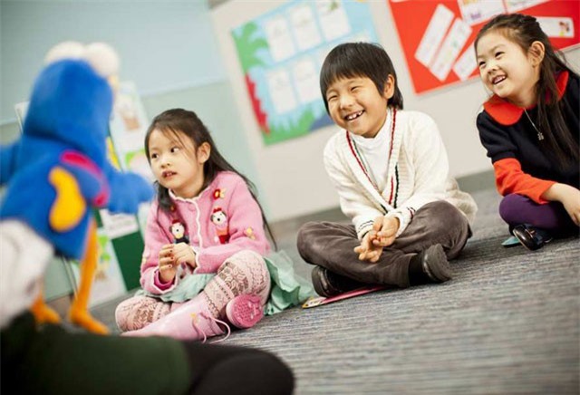 Clip: Cảnh báo rối loạn ngôn ngữ ở trẻ do học tiếng Anh không đúng cách