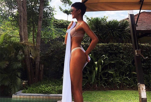 Clip: H'Hen Niê khoe vòng ba 97cm, nhăm nhe soán ngôi 'đệ nhất hông' Angela Phương Trinh