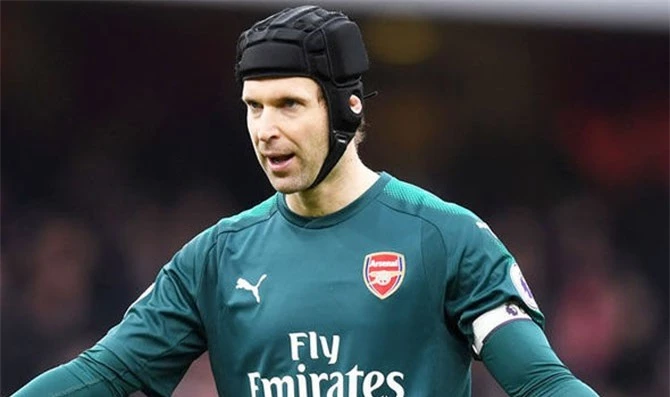 7. Petr Cech (Arsenal, số trận giữ sạch lưới 2/7).