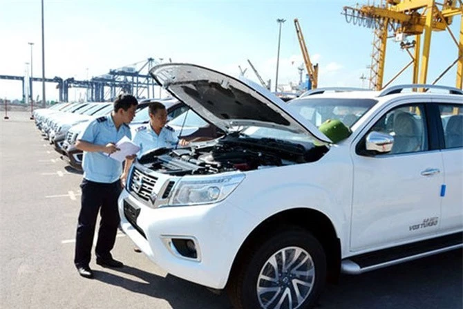 Việt Nam chi hơn 1 tỷ USD nhập khẩu ôtô trong năm 2018. Theo thống kê sơ bộ của Tổng cục Hải quan, tính từ đầu năm 2018 đến hết ngày 11/10, Việt Nam đã nhập khẩu tổng cộng 46.197 ô tô nguyên chiếc các loại, tổng trị giá hơn 1 tỷ USD. (CHI TIẾT)