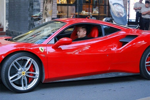 Chi tiết siêu xe trị giá 15 tỷ đồng của Tuấn Hưng vừa gặp nạn