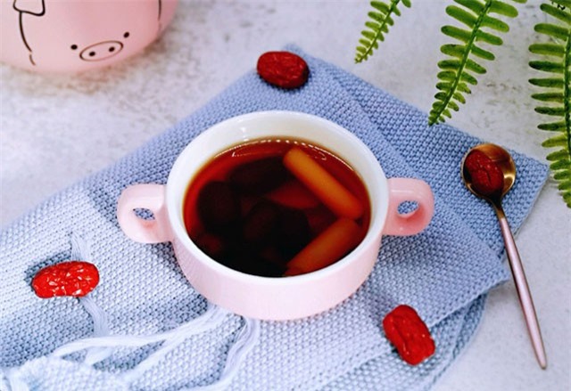 Tự nấu nước trà gừng phòng trừ cảm cúm mỗi khi giao mùa