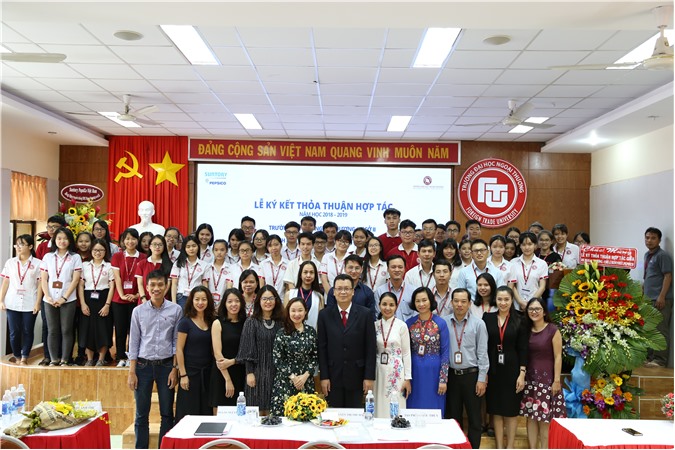 Cơ sở II Trường ĐH Ngoại Thương ký kết thỏa thuận hợp tác cùng công ty TNHH nước giải khát Suntory Pepsico Việt Nam