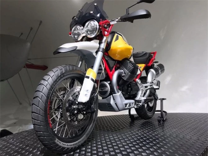 Chiếc xe đặc biệt – Moto Guzzi V85TT này đã được ra mắt dưới dạng concept khoảng một năm trước đây nhưng chưa được hé lộ các thông số kỹ thuật về cỗ máy của chiếc Adventure này.