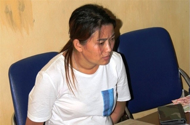 Clip: Bắt giữ “nữ quái” vận chuyển 10 bánh heroin ở Lào Cai 