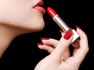 Clip: Cách thử độ chì và phân biệt son thật – giả