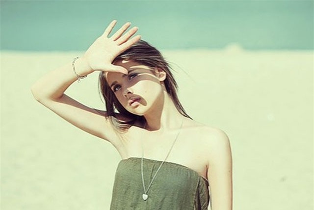 Clip: Giải mã nguyên nhân khiến mắt thấy những vệt mờ khi nhìn vào Mặt Trời