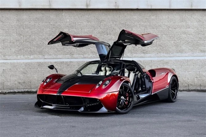 8. Pagani Huayra. Động cơ Twin-Turbo V12 6 lít, sản sinh công suất tối đa 720 mã lực, mô-men xoắn cực đại 1.000 Nm.