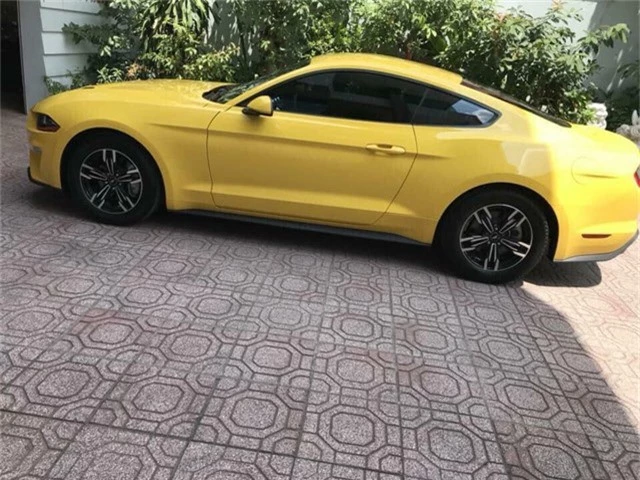 Đại gia Việt chán Ford Mustang 2018 chỉ sau 1.700km, bán lại với giá như mới - Ảnh 1.