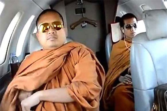 Nhà sư ăn chơi bậc nhất Thái Lan lĩnh thêm án vì tội hãm hiếp trẻ em