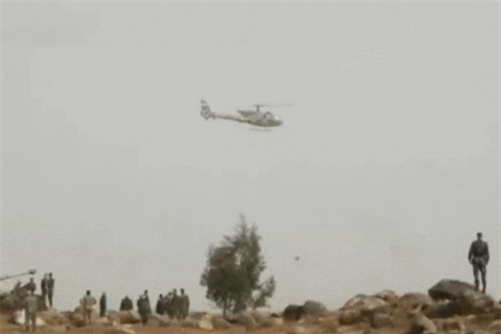Clip: Trực thăng Syria ‘dằn mặt’ phiến quân ở Idlib