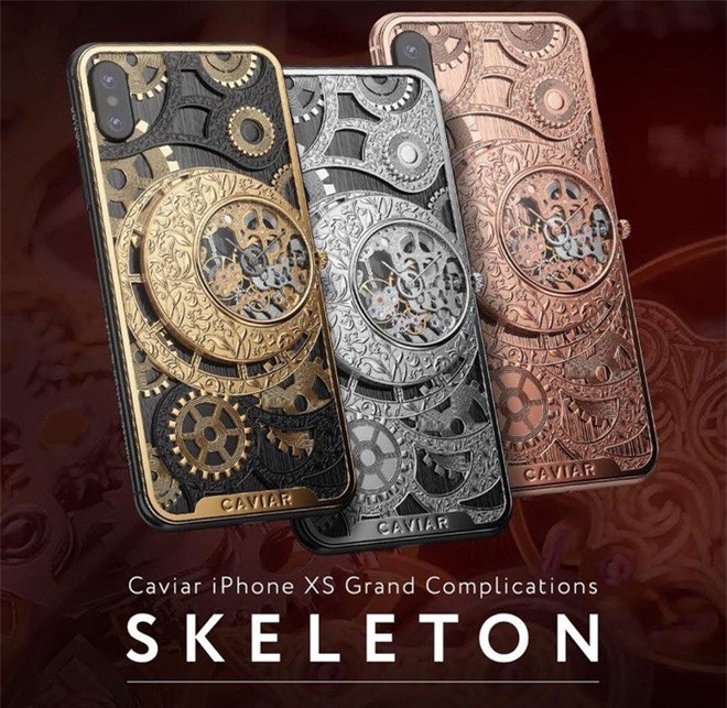 iPhone XS cực độc từ nước Nga, mang trên lưng cả một chiếc đồng hồ cơ lộ máy, giá từ 6.000 USD