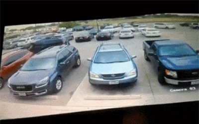 Clip: Tranh chấp tại bãi đỗ xe, nam tài xế đánh người phụ nữ 'nhừ tử'