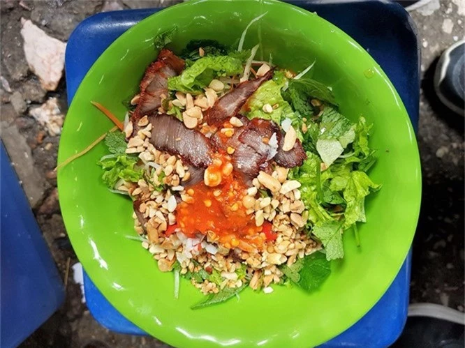 “Càn quét” ngõ Đồng Xuân - Khu ẩm thực giá rẻ ngon nức tiếng Hà thành - ảnh 2