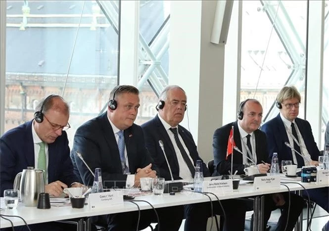 Trong ảnh: Đại diện Liên đoàn Công nghiệp Đan Mạch (DI) và các doanh nghiệp Đan Mạch tham dự Tọa đàm. Ảnh: Thống Nhất – TTXVN