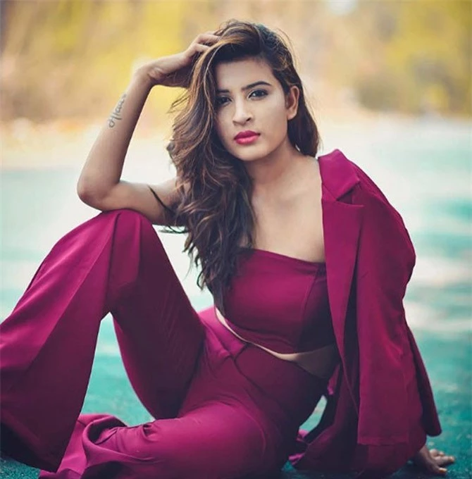 Mansi Dixit là nghệ sĩ mới vào nghề tại Bollywood, trước khi bị sát hại, người đẹp này từng tham gia đóng quảng cáo và vài dự án phim ngắn