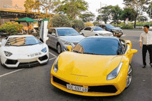 XE HOT QUA ẢNH (20/10): Những đại gia từng sở hữu siêu xe Ferrari, Suzuki ra mắt xe mới ở Việt Nam