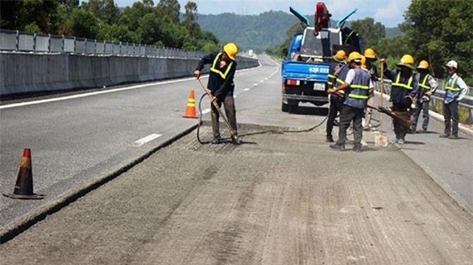 Đề xuất thu phí trở lại với đường cao tốc Đà Nẵng-Quảng Ngãi