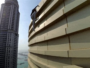Clip: Liều mạng leo trèo trên tòa nhà 77 tầng ở Dubai