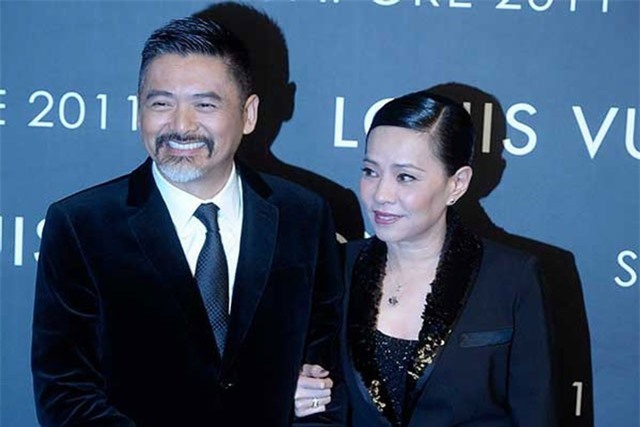 Tỷ phú từ thiện “đứng lên” từ một cái tát