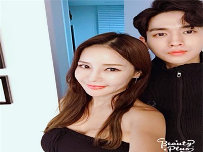 Cuộc sống vợ chồng của sao nữ U50 và nam thần tượng 29 tuổi