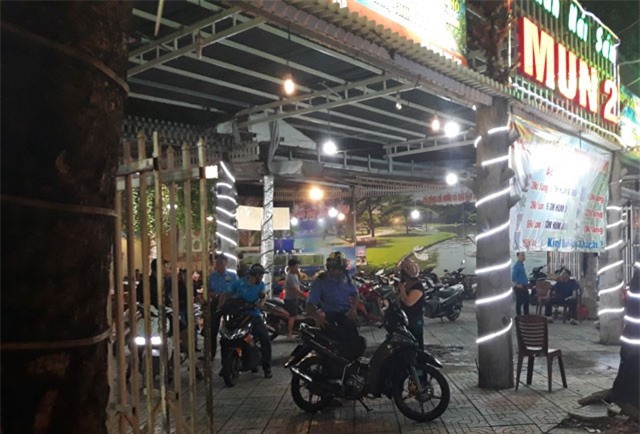 Mâu thuẫn trong quán nhậu, bảo vệ đâm thực khách nhập viện