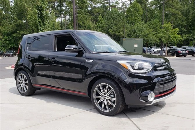 8. Kia Soul 2019 (giá khởi điểm: 17.430 USD).