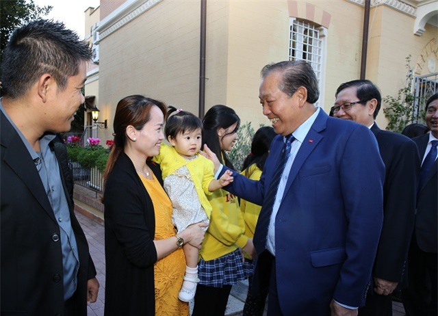 Phó Thủ tướng Trương Hòa Bình gặp gỡ cộng đồng người Việt tại Italia