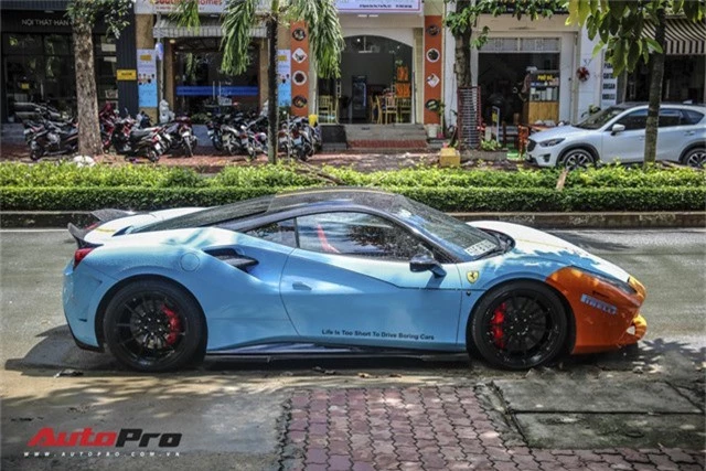 Chán phong cách hầm hố, chủ nhân siêu xe Ferrari 488 SVR độc nhất Việt Nam lại tân trang vẻ ngoài - Ảnh 2.