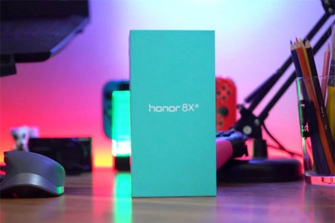 Hộp đựng Honor 8X.