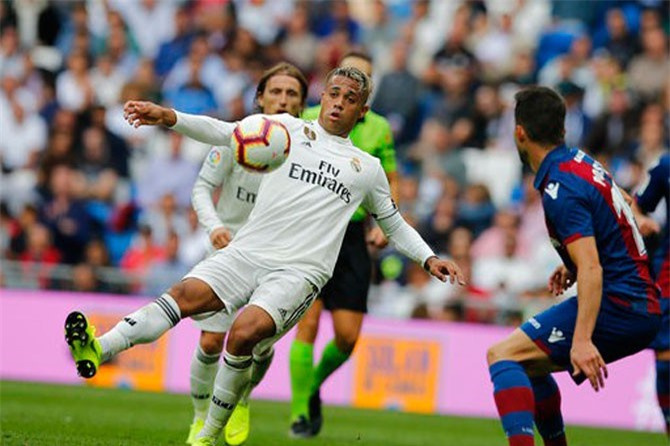 Real Madrid lập kỷ lục tệ nhất trong lịch sử