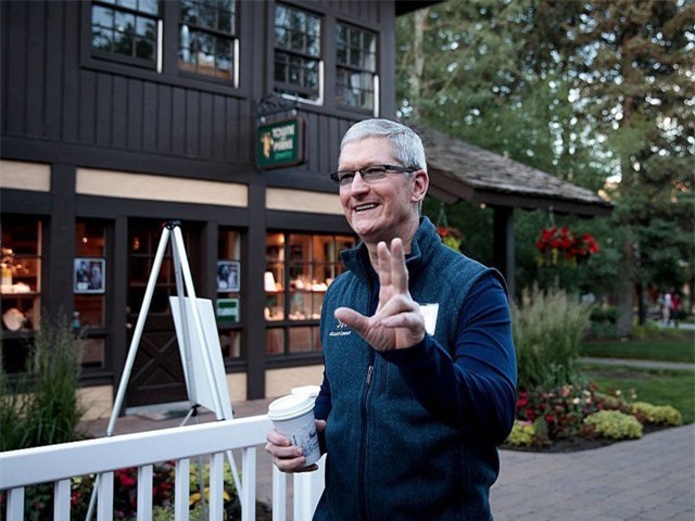 Sở hữu công ty trị giá hơn 1.000 tỷ USD, CEO Tim Cook vẫn dậy sớm và nhận 700 e-mail mỗi ngày
