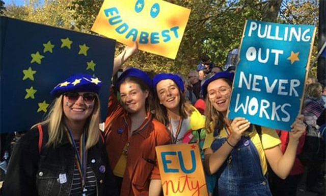 700.000 người Anh tuần hành đòi bỏ phiếu lần hai về Brexit