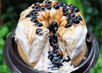 Clip: Hướng dẫn làm bánh trà sữa trân châu đường đen trong vòng 'một nốt nhạc'