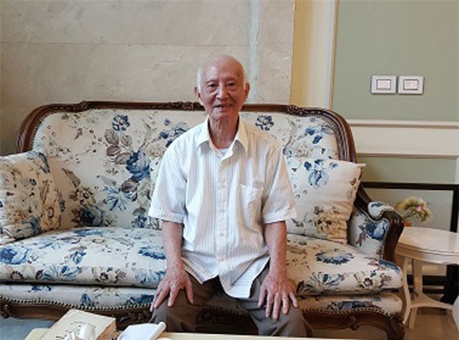 Hy hữu: Vị Giáo sư “người giời” 17 năm không lĩnh lương hưu