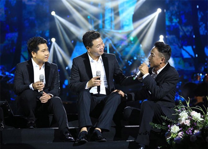 Đắt show nhạc đỏ