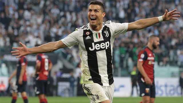 C.Ronaldo đạt cột mốc ghi bàn khủng khiếp