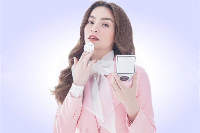 Hà Ngọc Hà lại gây “bão mạng” vì hành động thiếu nghiêm túc