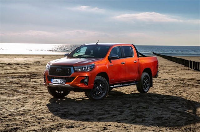 Toyota Hilux Invincible X bản đặc biệt giá từ 43.000 USD
