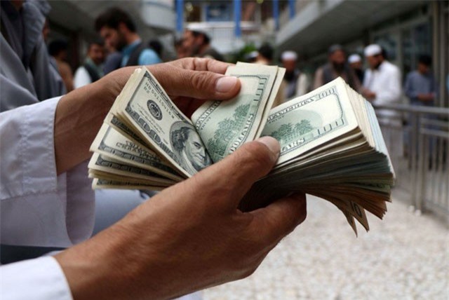 Tỷ giá ngoại tệ ngày 22/10: USD giảm, euro tăng