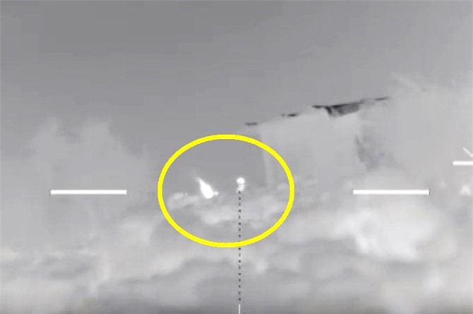 Clip: Xạ thủ người Kurd hạ sát 4 tay súng nổi dậy ở Afrin