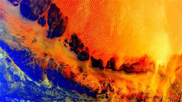 Trái đất đẹp không thể tin nổi dưới góc nhìn của phi hành gia trong gần một năm ngoài vũ trụ