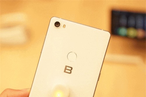 Clip: Test camera, điểm AnTuTu của Bphone 3 Pro