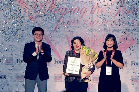 TGĐ Vinamilk - người phụ nữ duy nhất được Forbes VN vinh danh giải thưởng "thành tựu trọn đời" 