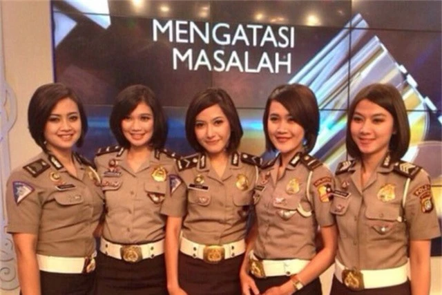 Những nữ cảnh sát xinh đẹp của Indonesia (Ảnh: ABC)
