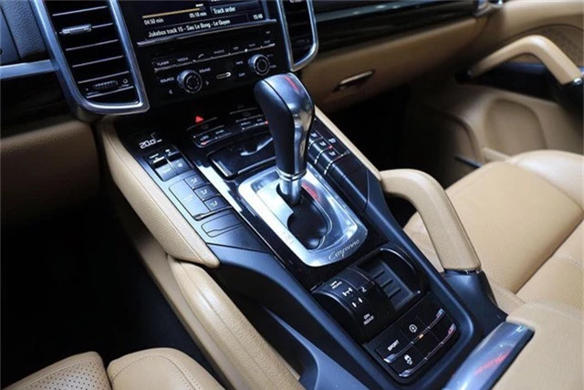Porsche Cayenne model 2014 được rao bán ngang một chiếc Mercedes-Benz E300 AMG đập hộp - Ảnh 16.